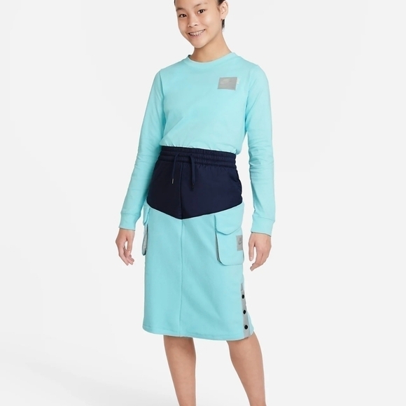 Nike Fleece Skirt with Cargo Pockets, Size XL (Kids) - Picture 1 of 14